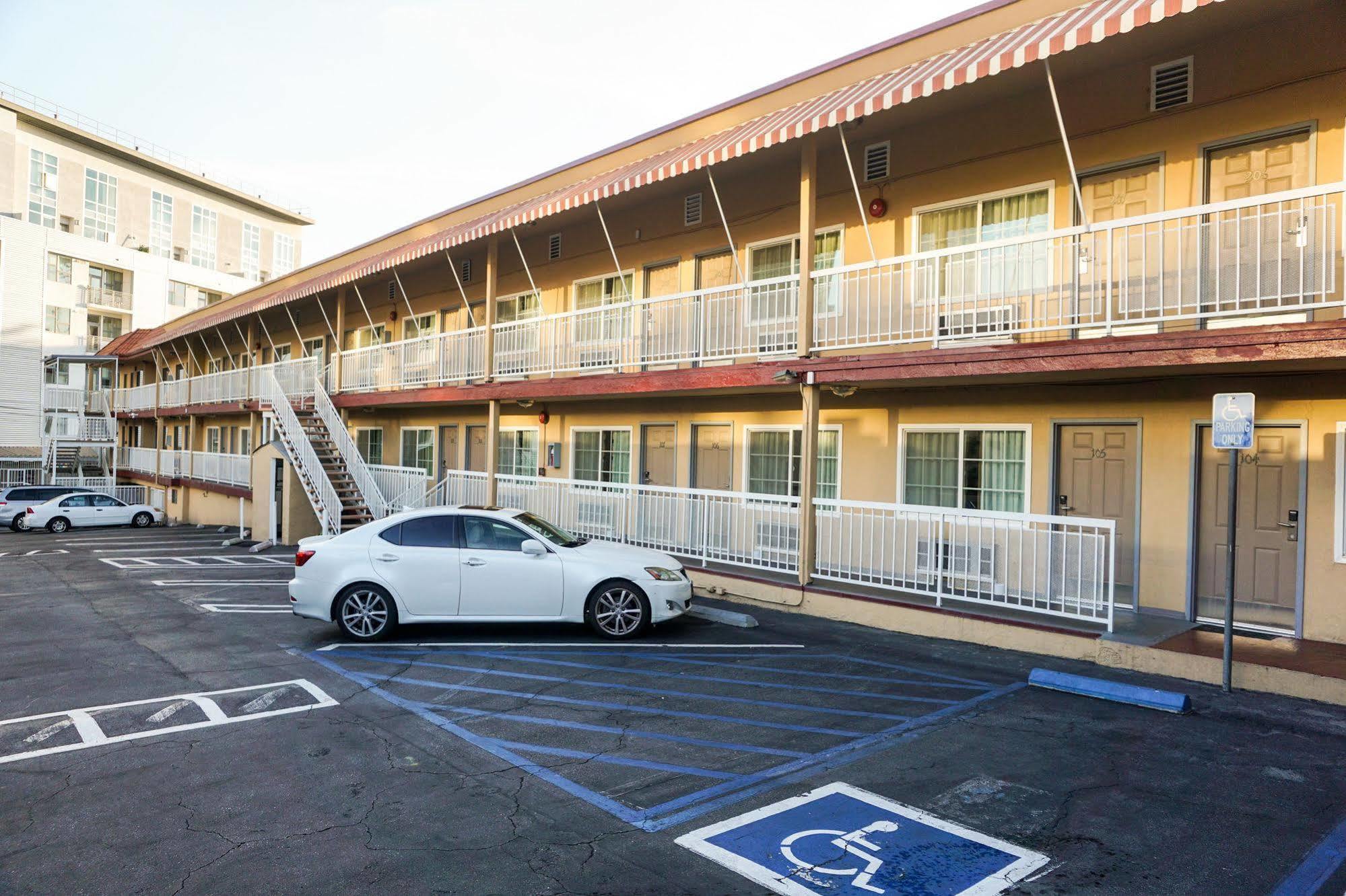 Hollywood La Brea Motel